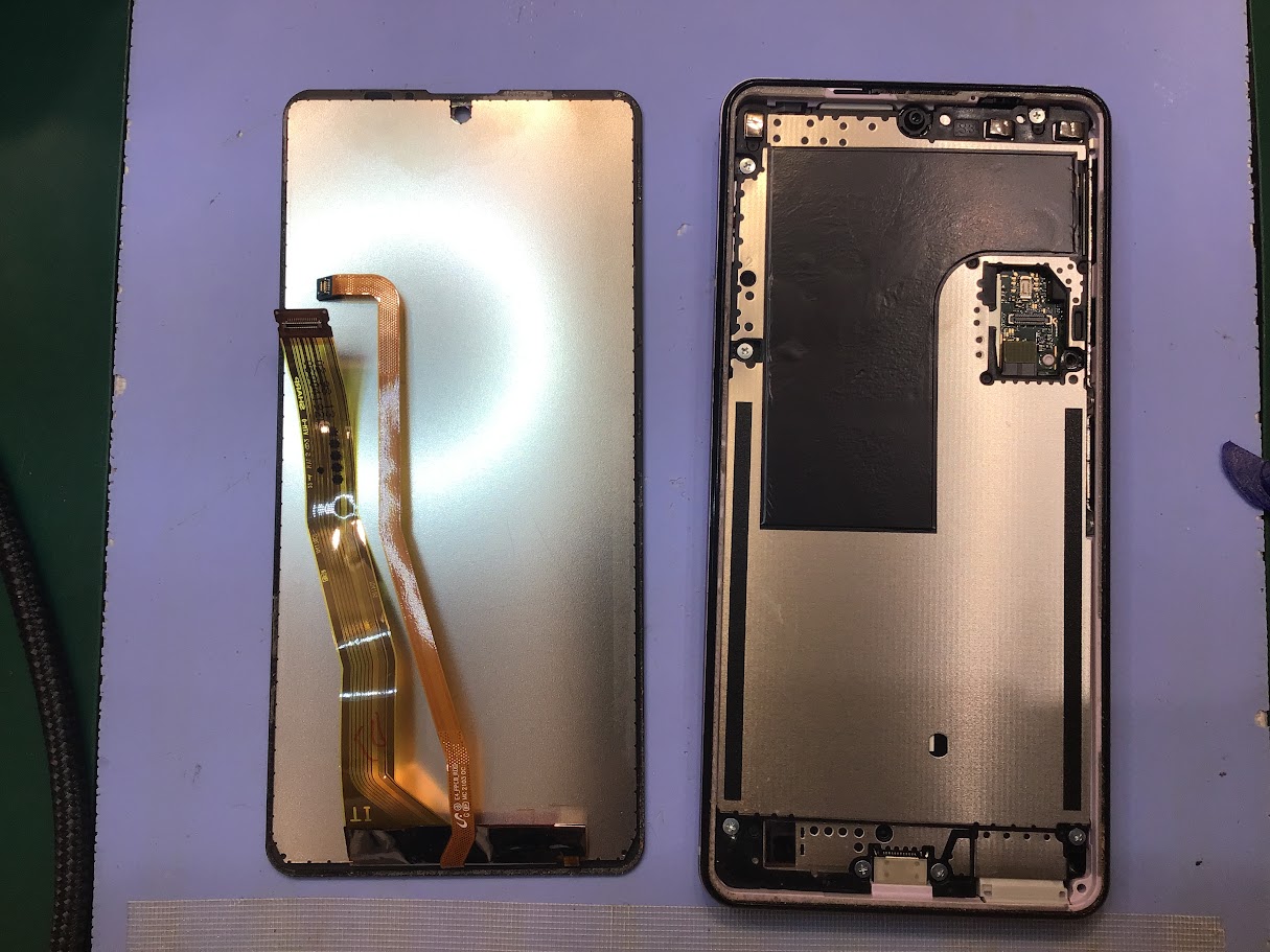 AQUOSsense5Gの画面交換ならデータそのまま修理可能なスマホ修理工房町田モディ店へ！